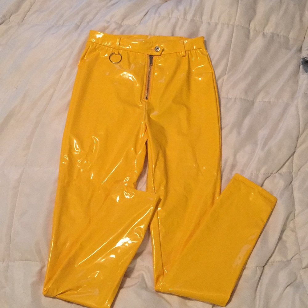 Yellow skinny pants
